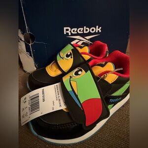 Reebok Toyal Classic Jog Toucan Kids' 9.5 Black and Green Parrot Sneakers-NWT